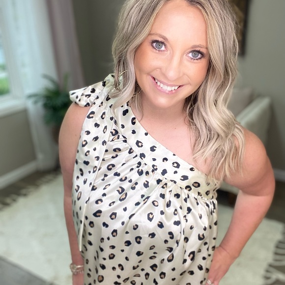 Meet your Posher, Courtney โค๏ธ - Picture 9 of 13